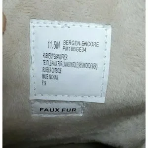 J Sports | Shoes | J Sports Duck Boots Breathable Insole  display picture 1
